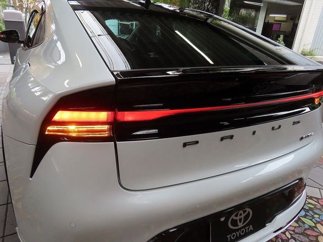 TOYOTA PRIUS PHV 2025 Image 31