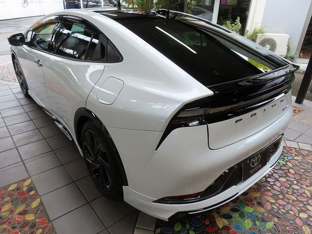 TOYOTA PRIUS PHV 2025 Image 31