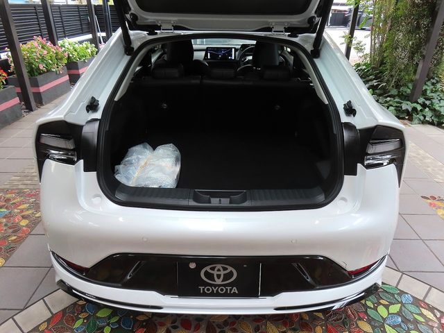 TOYOTA PRIUS PHV 2025 Image 31