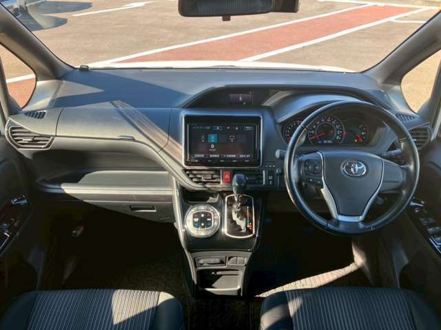 TOYOTA NOAH 2017 Image 31