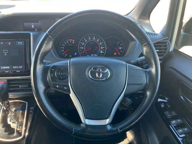 TOYOTA NOAH 2017 Image 31