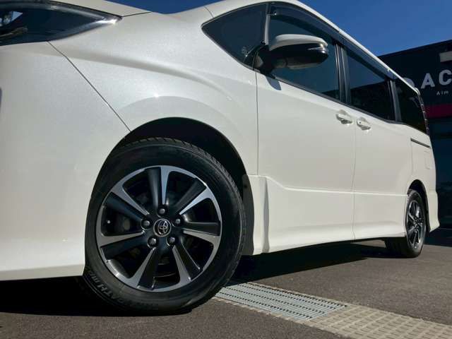 TOYOTA NOAH 2017 Image 31