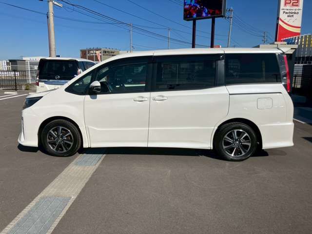 TOYOTA NOAH 2017 Image 31