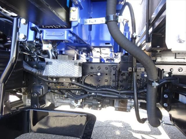 MITSUBISHI CANTER 2024 Image 31