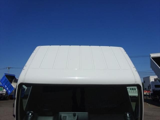 MITSUBISHI CANTER 2024 Image 31