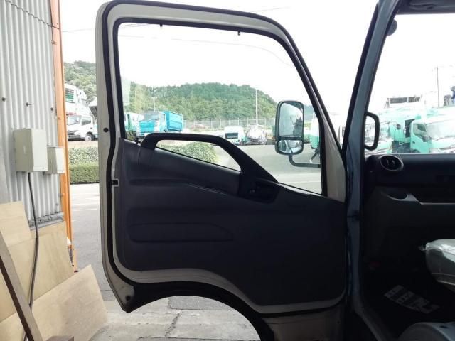 HINO DUTRO 2012 Image 31