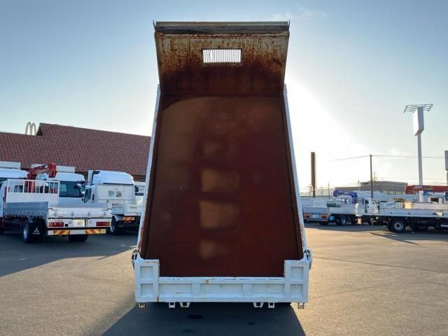 MITSUBISHI FUSOU FIGHTER 2005 Image 31