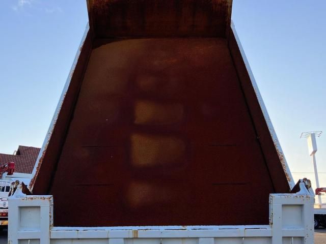 MITSUBISHI FUSOU FIGHTER 2005 Image 31