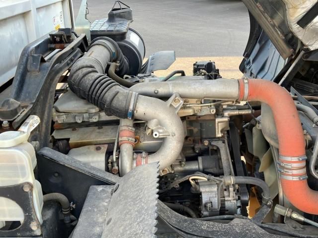 MITSUBISHI FUSOU FIGHTER 2005 Image 31