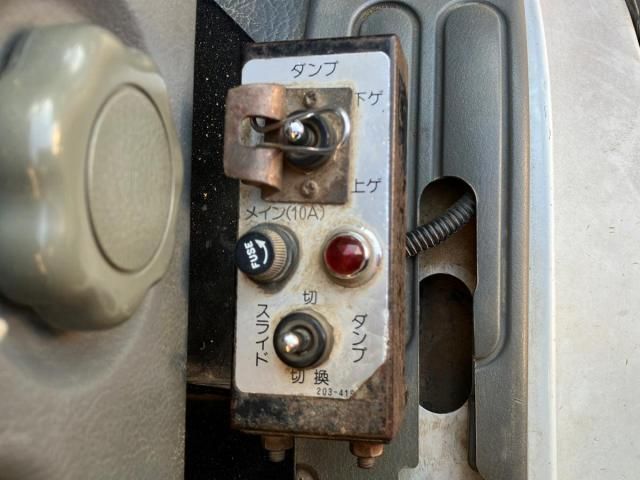 MITSUBISHI FUSOU FIGHTER 2005 Image 31