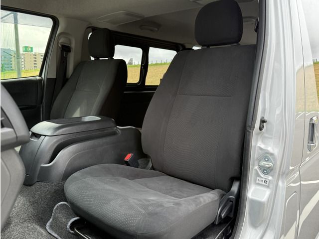 TOYOTA HIACE VAN 4WD 2020 Image 31