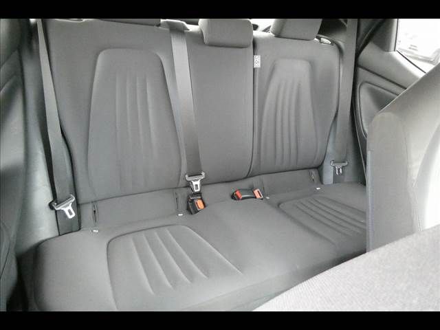 TOYOTA YARIS HYBRID 2021 Image 31