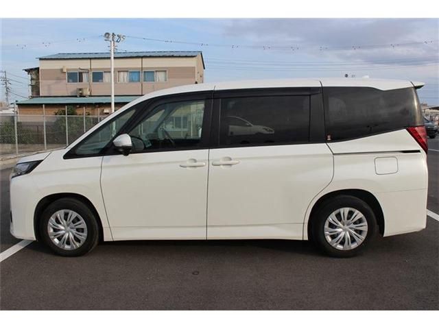 TOYOTA NOAH HYBRID 2022 Image 31