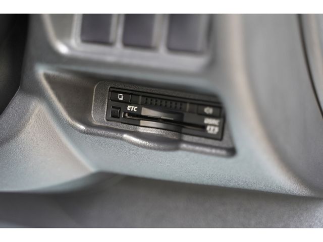 TOYOTA HIACE VAN 4WD 2015 Image 31