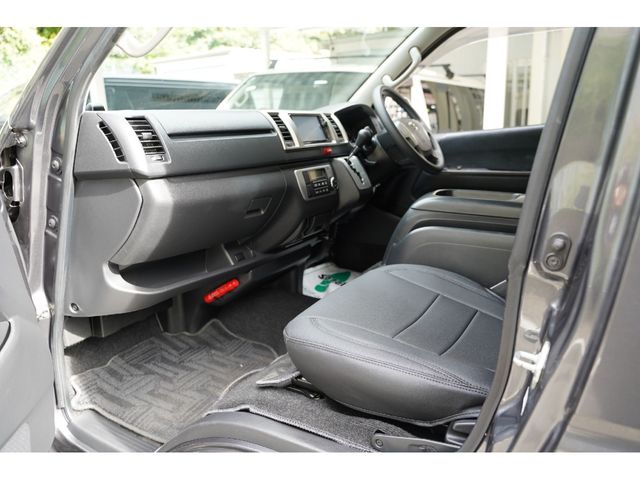 TOYOTA HIACE VAN 4WD 2015 Image 31