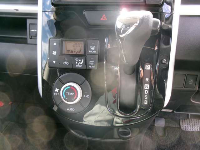 DAIHATSU TANTO CUSTOM 2014 Image 31