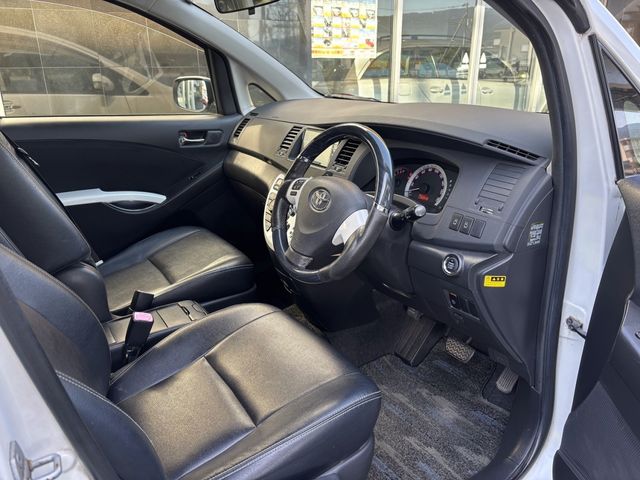 TOYOTA ISIS 2012 Image 31