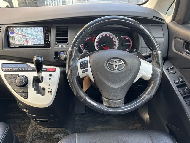 TOYOTA ISIS 2012 Image 31