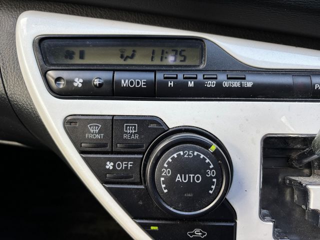 TOYOTA ISIS 2012 Image 31