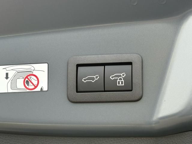 TOYOTA PRIUS PHV 2023 Image 31