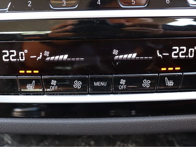 BMW 5SERIES SEDAN 2018 Image 31