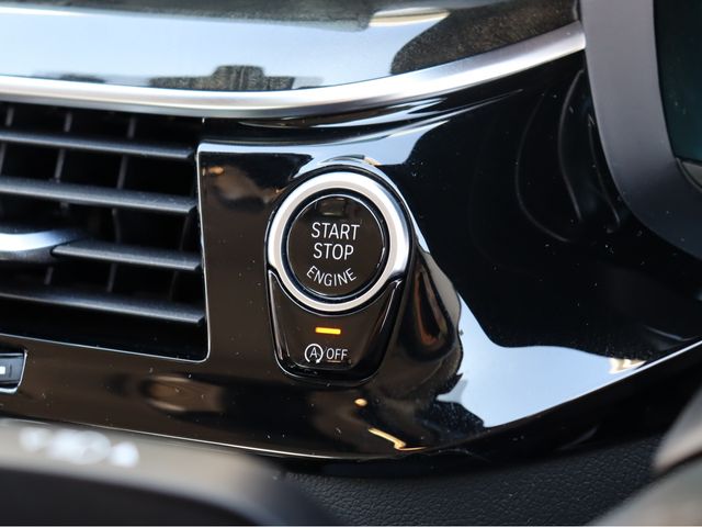 BMW 5SERIES SEDAN 2018 Image 31