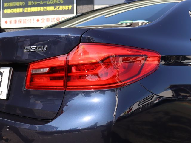 BMW 5SERIES SEDAN 2018 Image 31