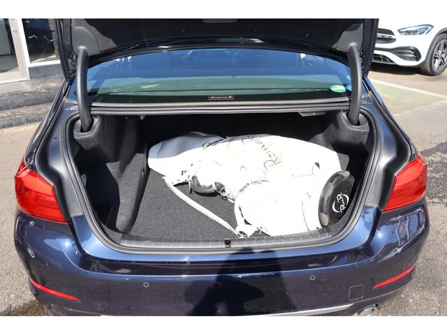 BMW 5SERIES SEDAN 2018 Image 31