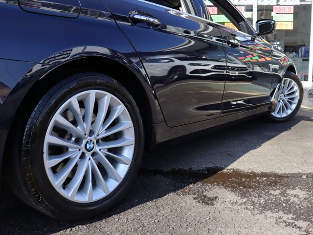 BMW 5SERIES SEDAN 2018 Image 31