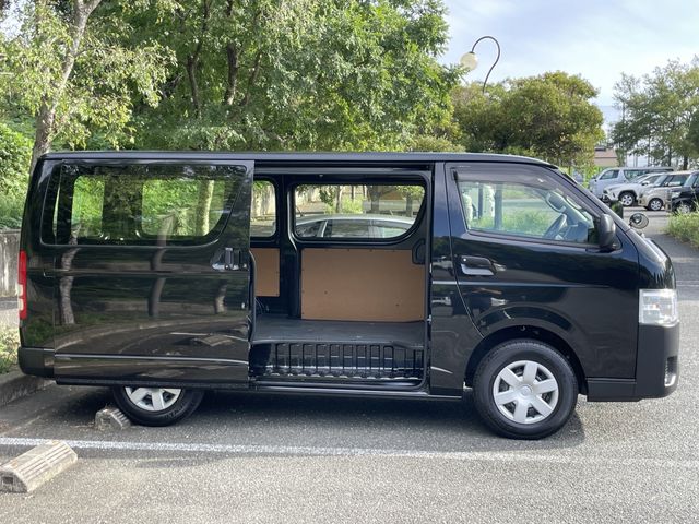 TOYOTA HIACE VAN 2WD 2020 Image 31