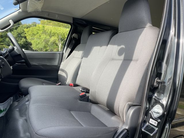 TOYOTA HIACE VAN 2WD 2020 Image 31