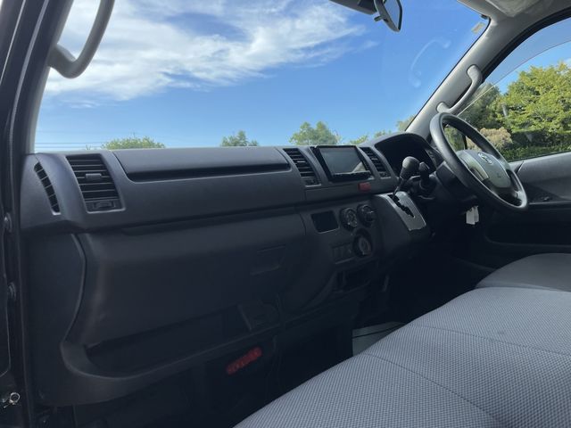 TOYOTA HIACE VAN 2WD 2020 Image 31