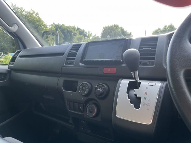 TOYOTA HIACE VAN 2WD 2020 Image 31