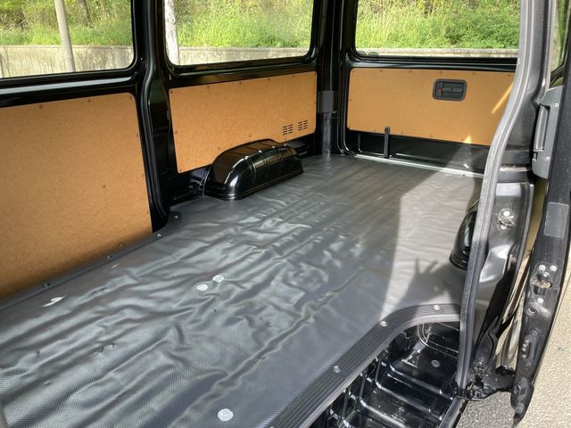 TOYOTA HIACE VAN 2WD 2020 Image 31