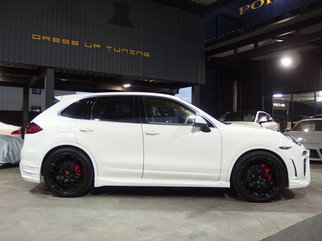 PORSCHE CAYENNE 2011 Image 31