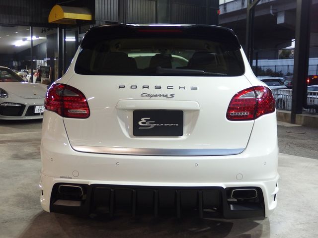 PORSCHE CAYENNE 2011 Image 31