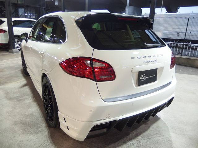 PORSCHE CAYENNE 2011 Image 31