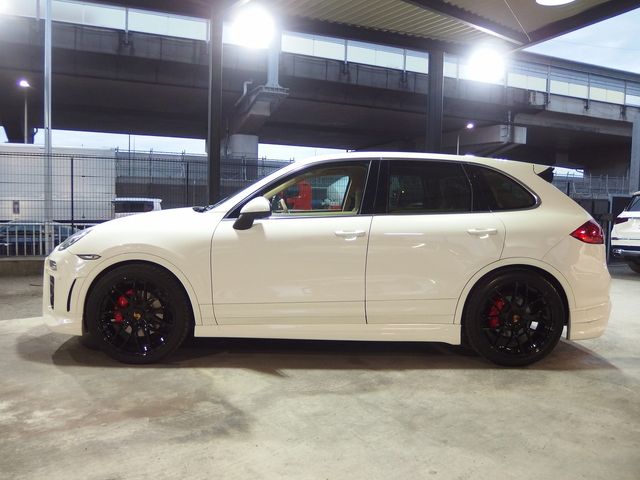 PORSCHE CAYENNE 2011 Image 31