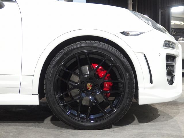 PORSCHE CAYENNE 2011 Image 31