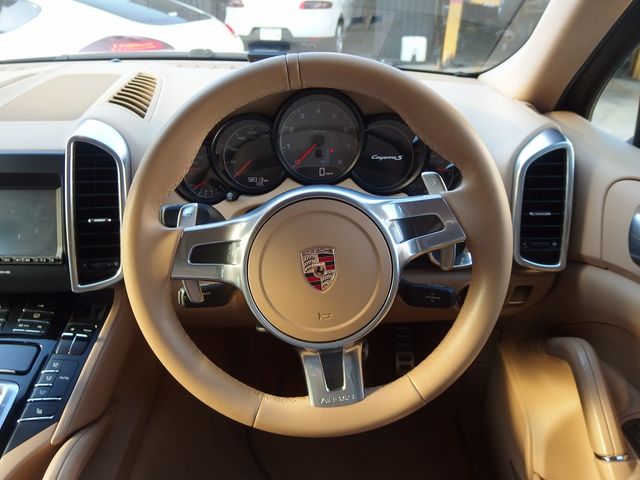 PORSCHE CAYENNE 2011 Image 31