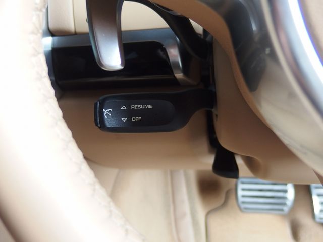 PORSCHE CAYENNE 2011 Image 31