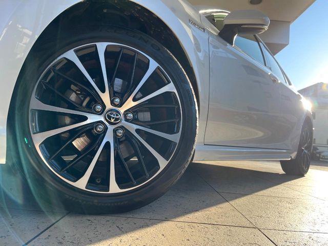 TOYOTA CAMRY HYBRID 2019 Image 31
