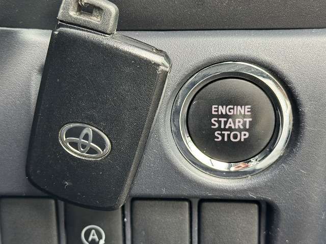 TOYOTA VOXY 2014 Image 31