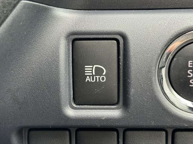 TOYOTA VOXY 2014 Image 31