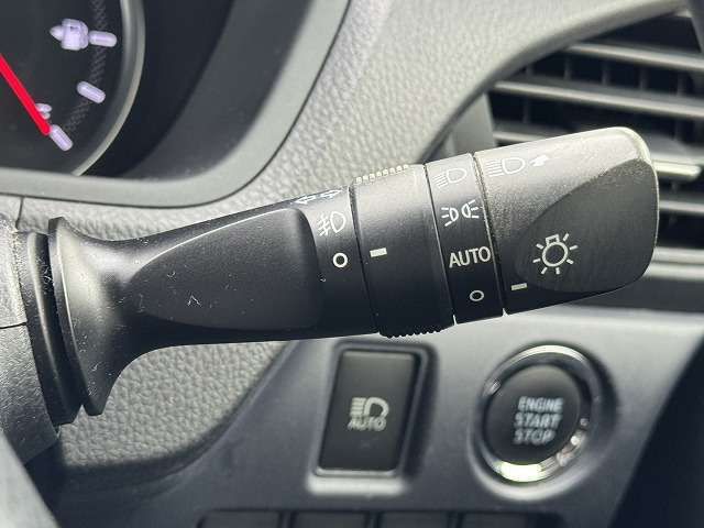 TOYOTA VOXY 2014 Image 31