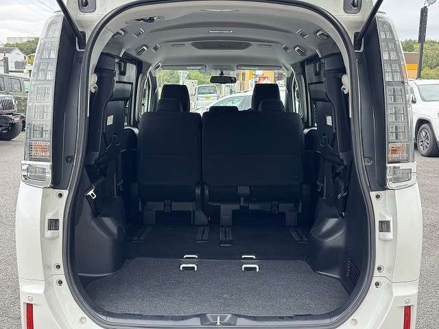 TOYOTA VOXY 2014 Image 31