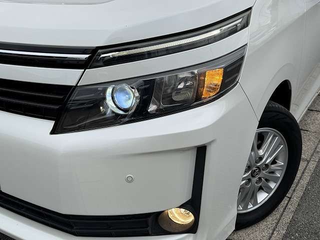 TOYOTA VOXY 2014 Image 31