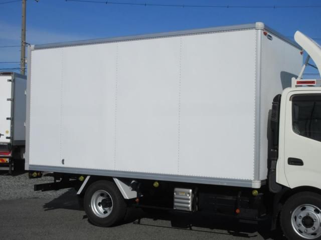 HINO DUTRO 2017 Image 31