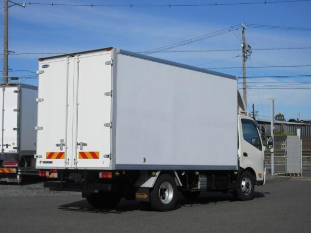 HINO DUTRO 2017 Image 31