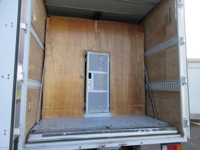 HINO DUTRO 2017 Image 31